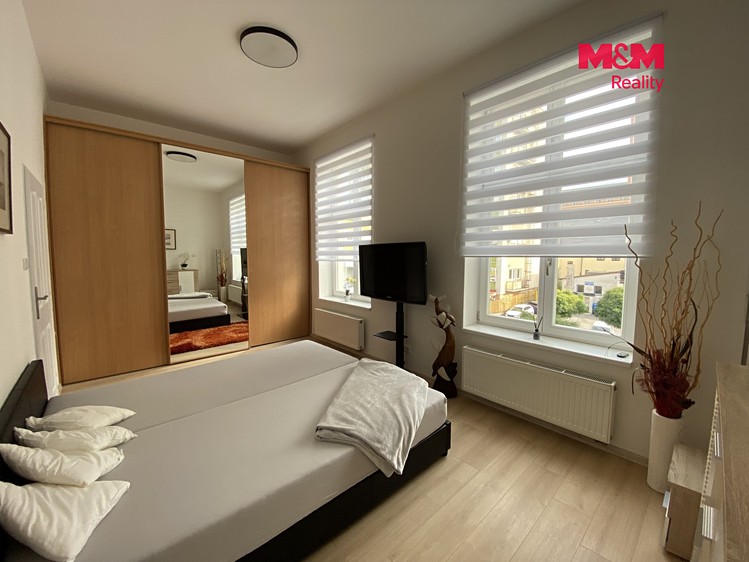 Pronájem bytu 3+kk, 60 m² (9 z 18)