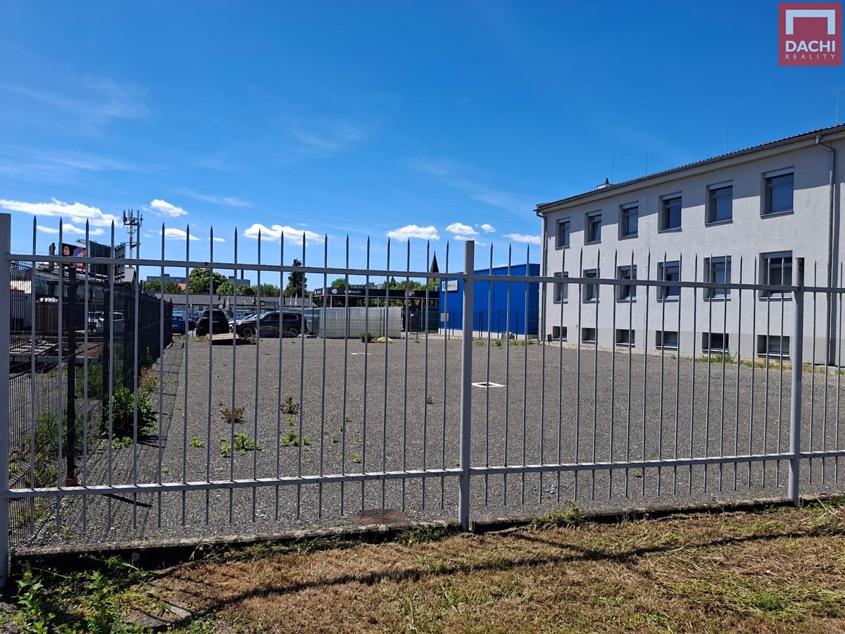 Pronájem komerčního pozemku 1087 m² – fotografie 2