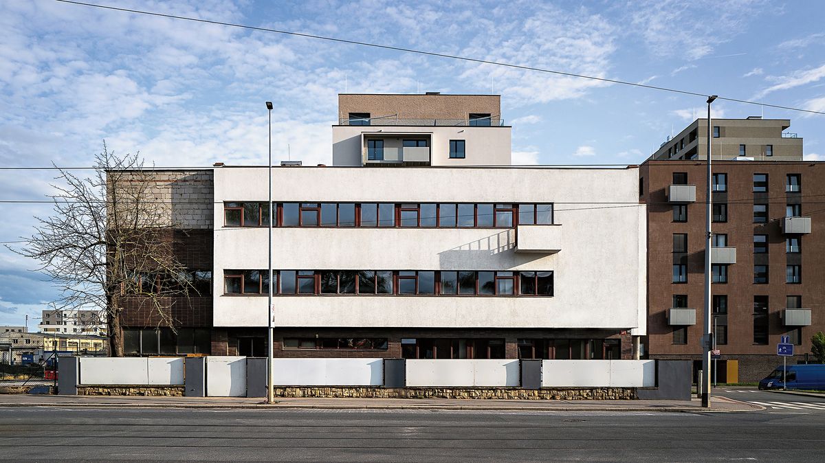 Prodej kanceláře 1180 m² – fotografie 2