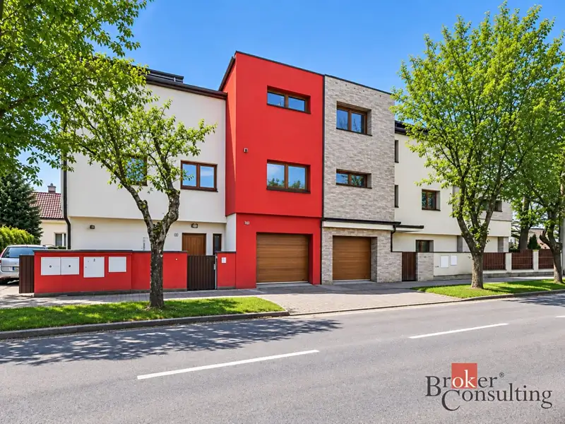 Prodej rodinného domu 150 m², pozemek 66 m², Hradec Králové – náhled fotky 2