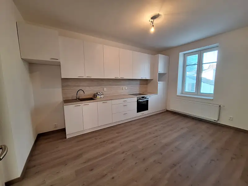 Pronájem bytu 3+kk 68 m², Kolín – náhled fotky 1