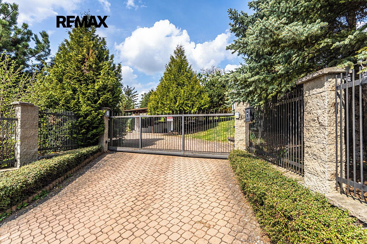 Prodej stavebního pozemku 1550 m² – fotografie 2