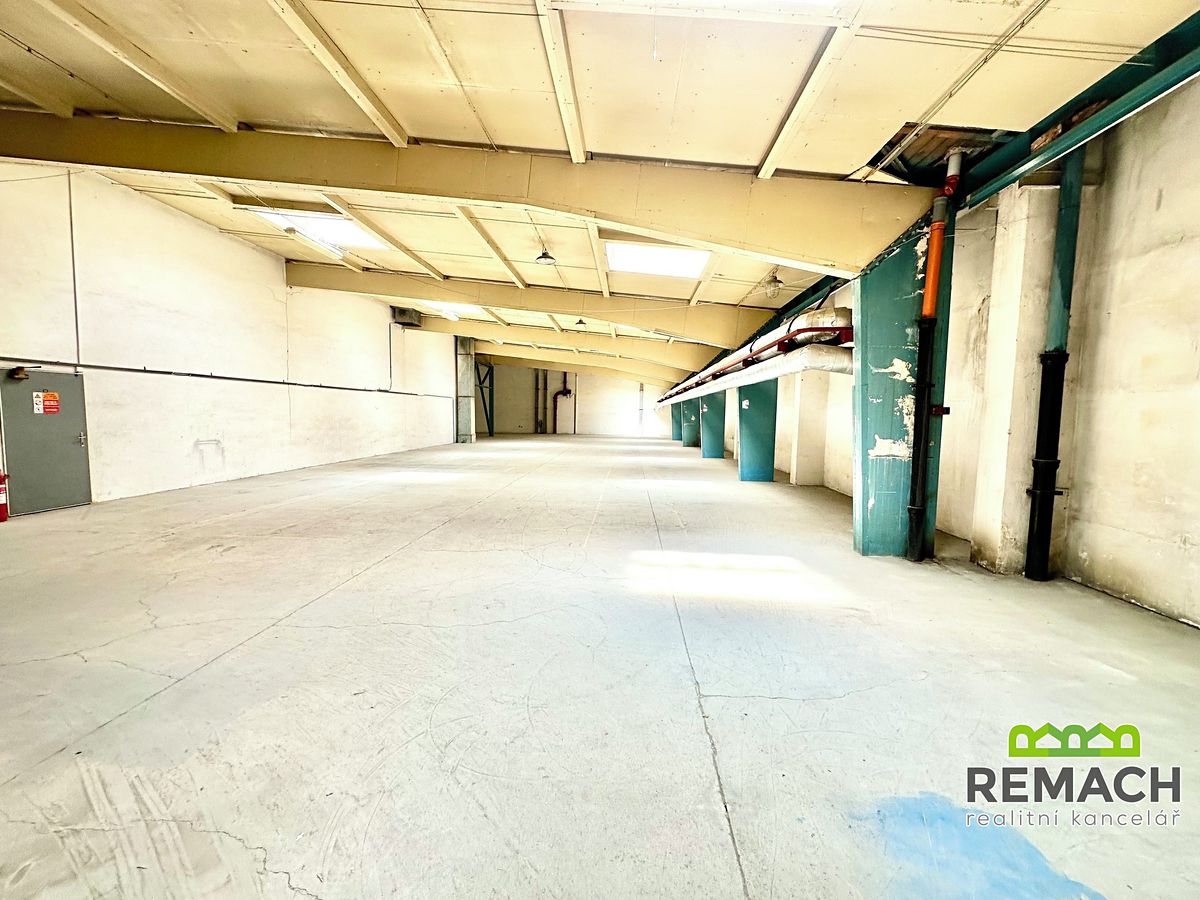Pronájem skladového prostoru 1123 m² – fotografie 3