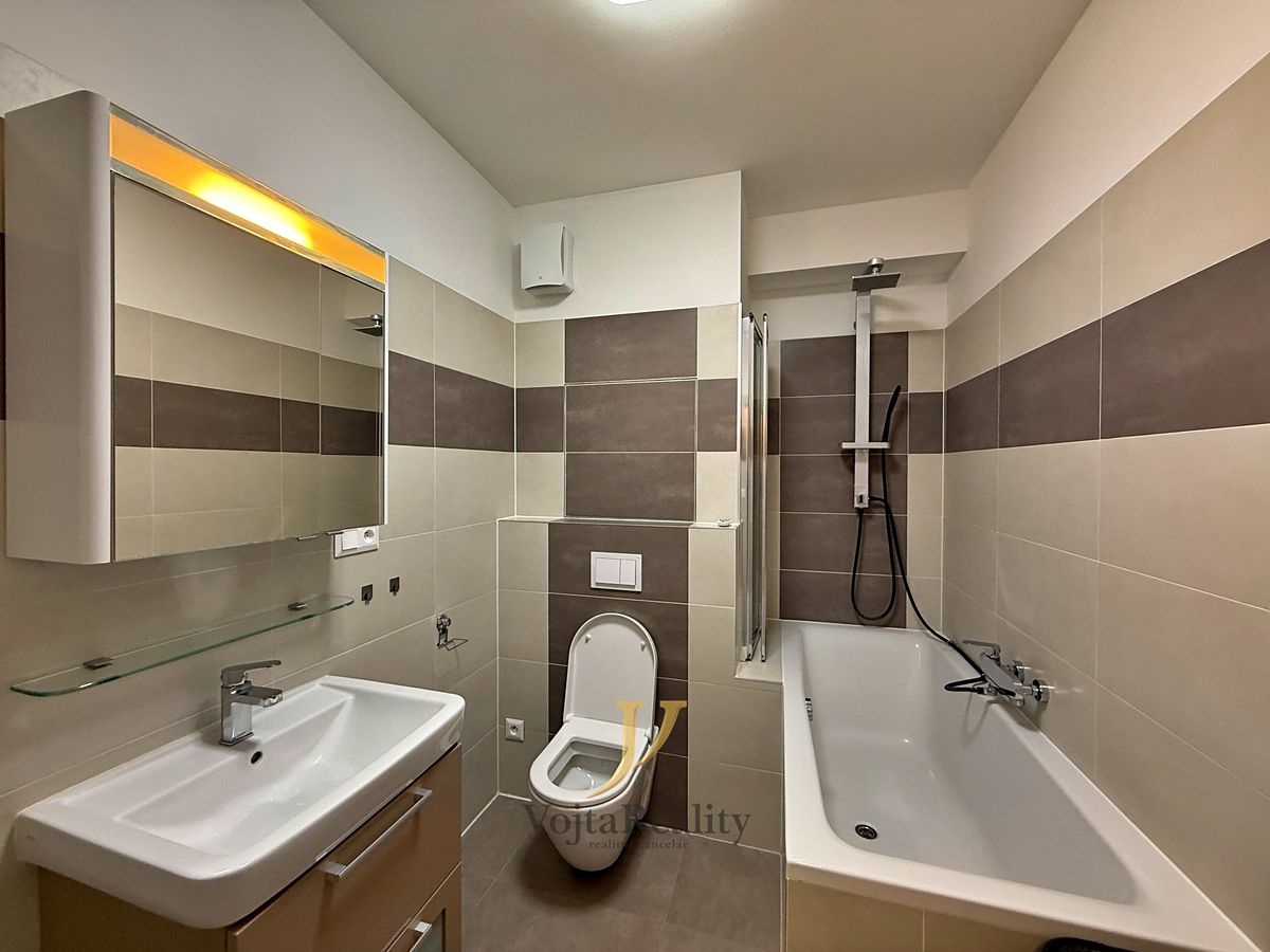 Pronájem bytu 1+kk 36 m² – fotografie 3