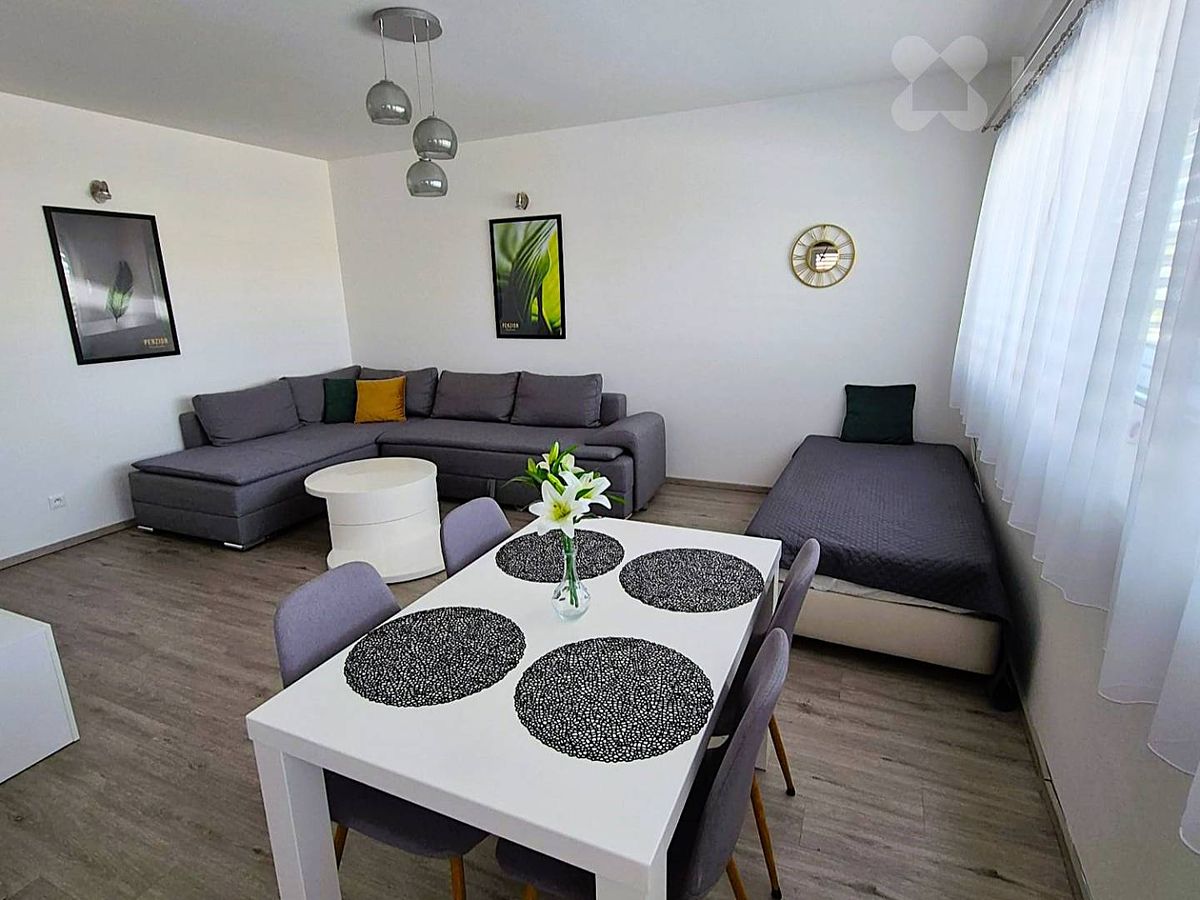 Pronájem bytu 3+kk 70 m² – fotografie 3