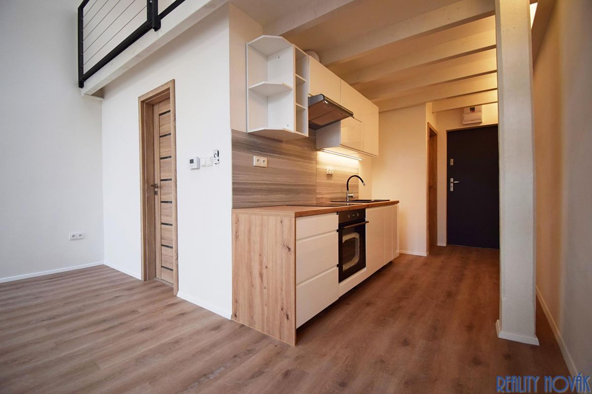 Pronájem bytu 3+kk 57 m²