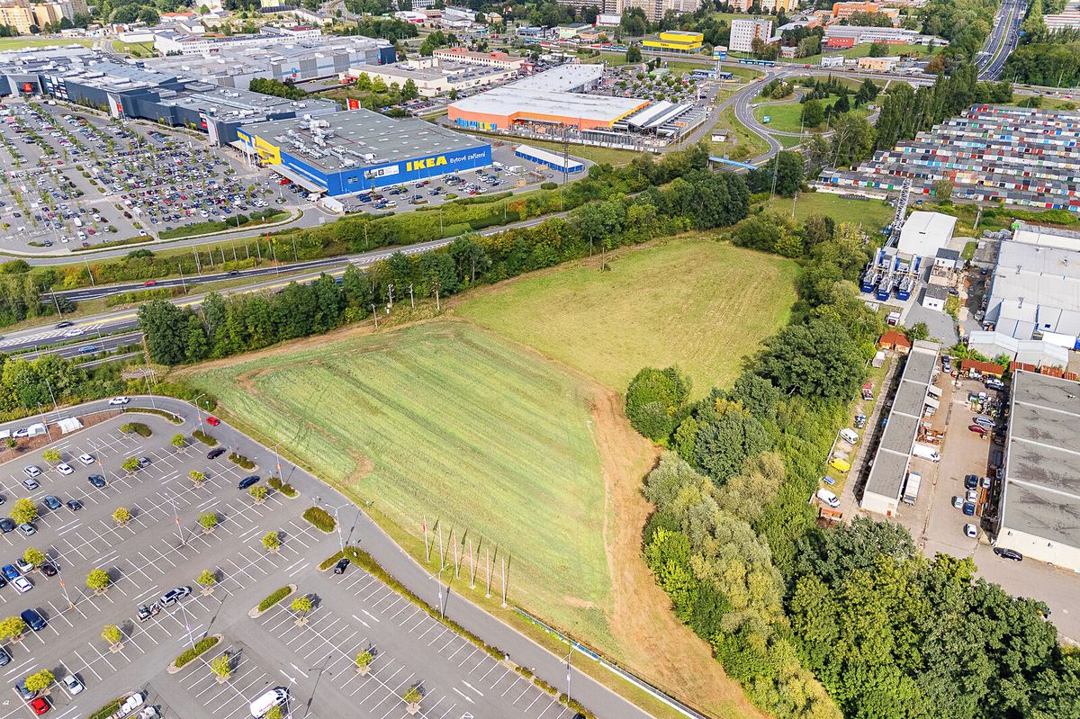 Prodej komerčního pozemku 12840 m²