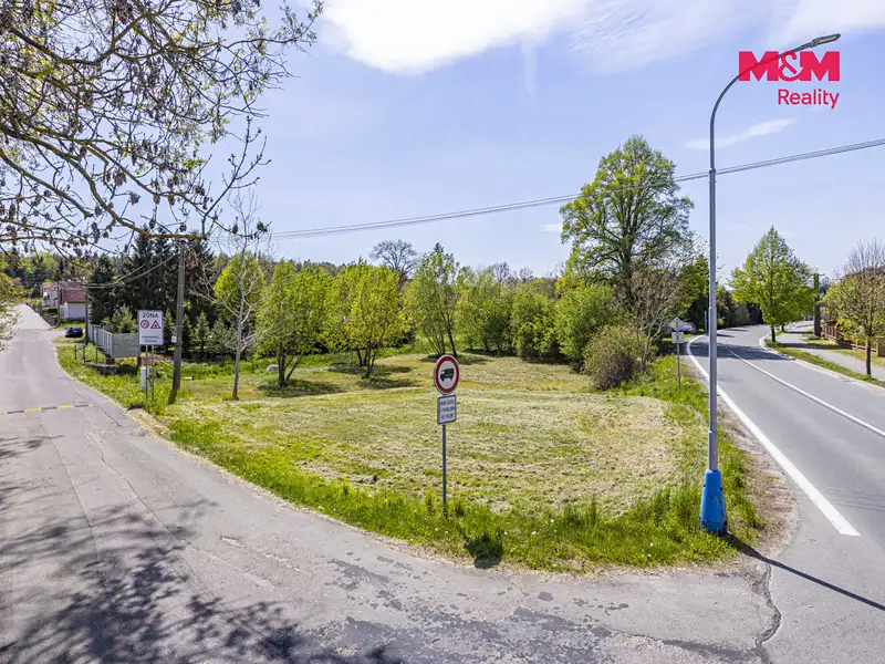 Prodej stavebního pozemku 1402 m², Veliny – náhled fotky 2