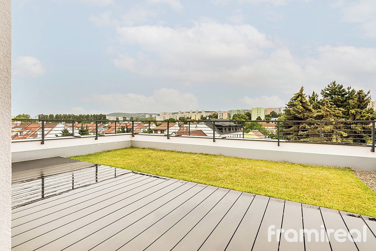 Pronájem bytu 2+kk 58 m² – fotografie 2