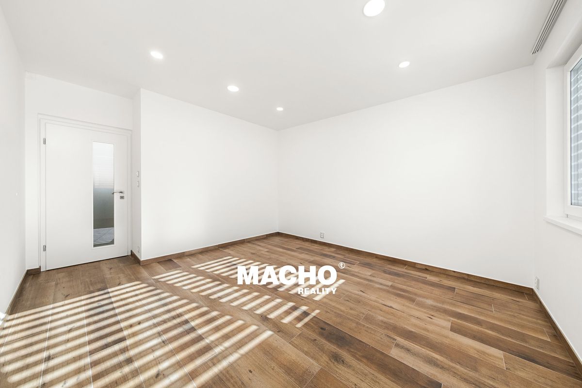 Pronájem bytu 2+1 68 m² – fotografie 3