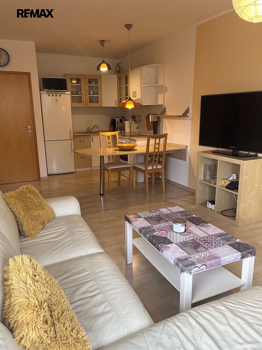Pronájem bytu 2+kk 42 m² – fotografie 2