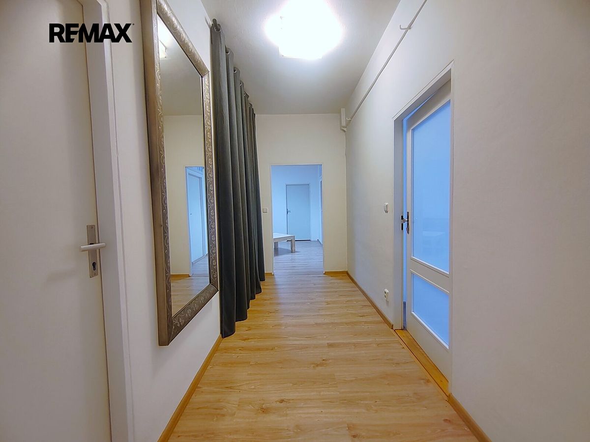 Pronájem kanceláře 19 m² – fotografie 3