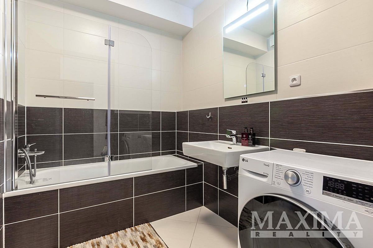 Pronájem bytu 1+kk 54 m² – fotografie 2