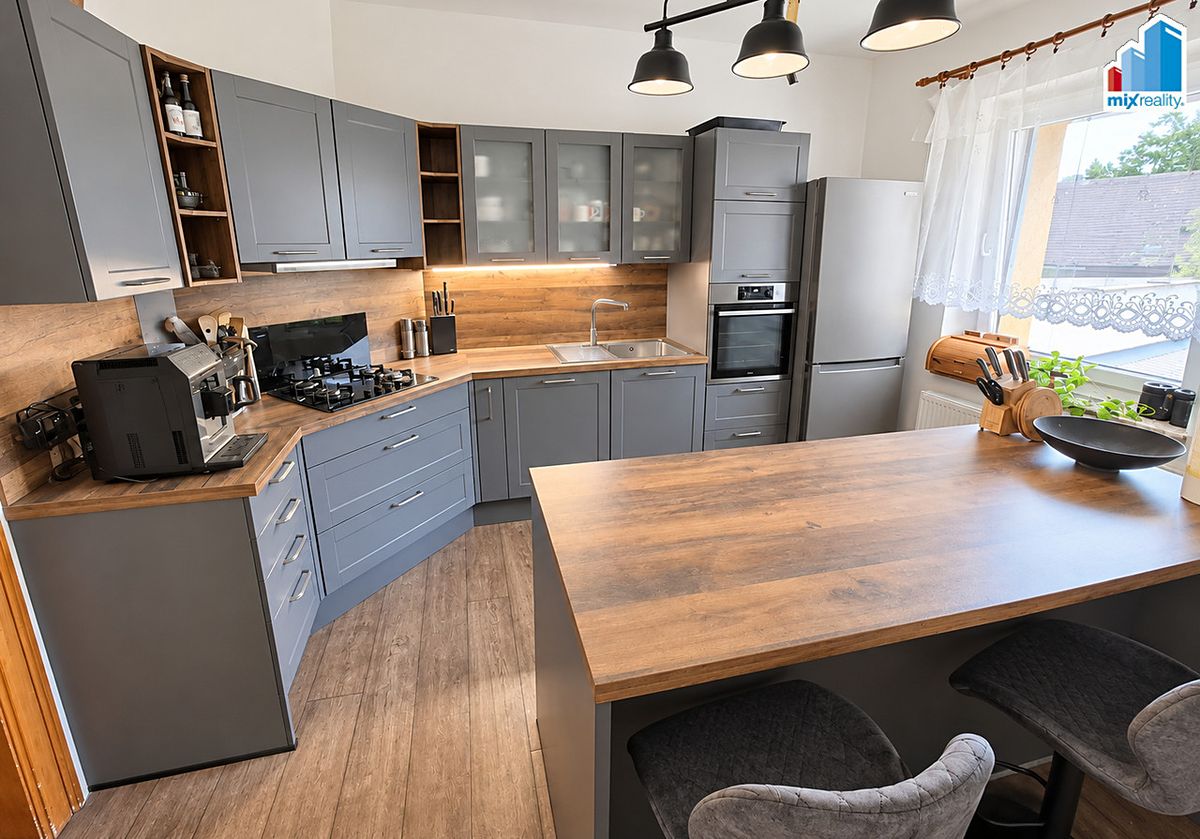Prodej rodinného domu 160 m², pozemek 656 m² – fotografie 4