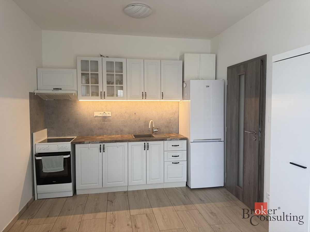 Pronájem bytu 2+kk 47 m² – fotografie 2