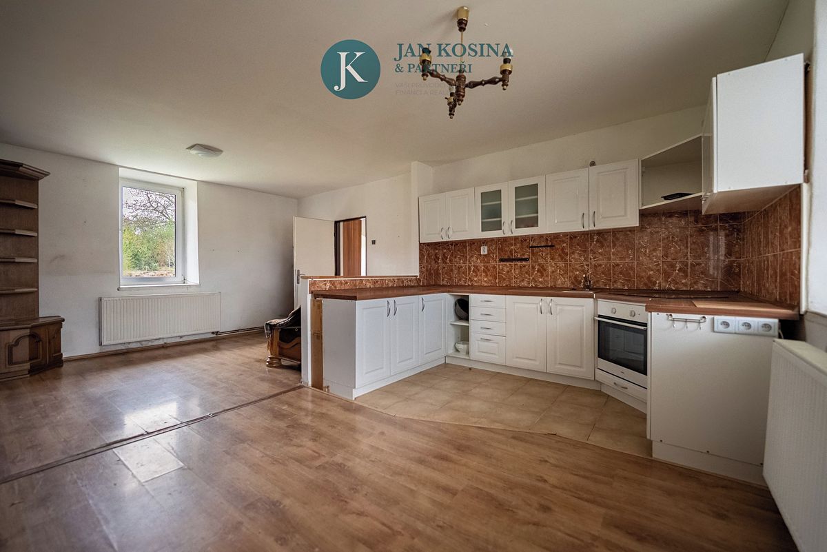 Prodej rodinného domu 200 m², pozemek 1384 m²