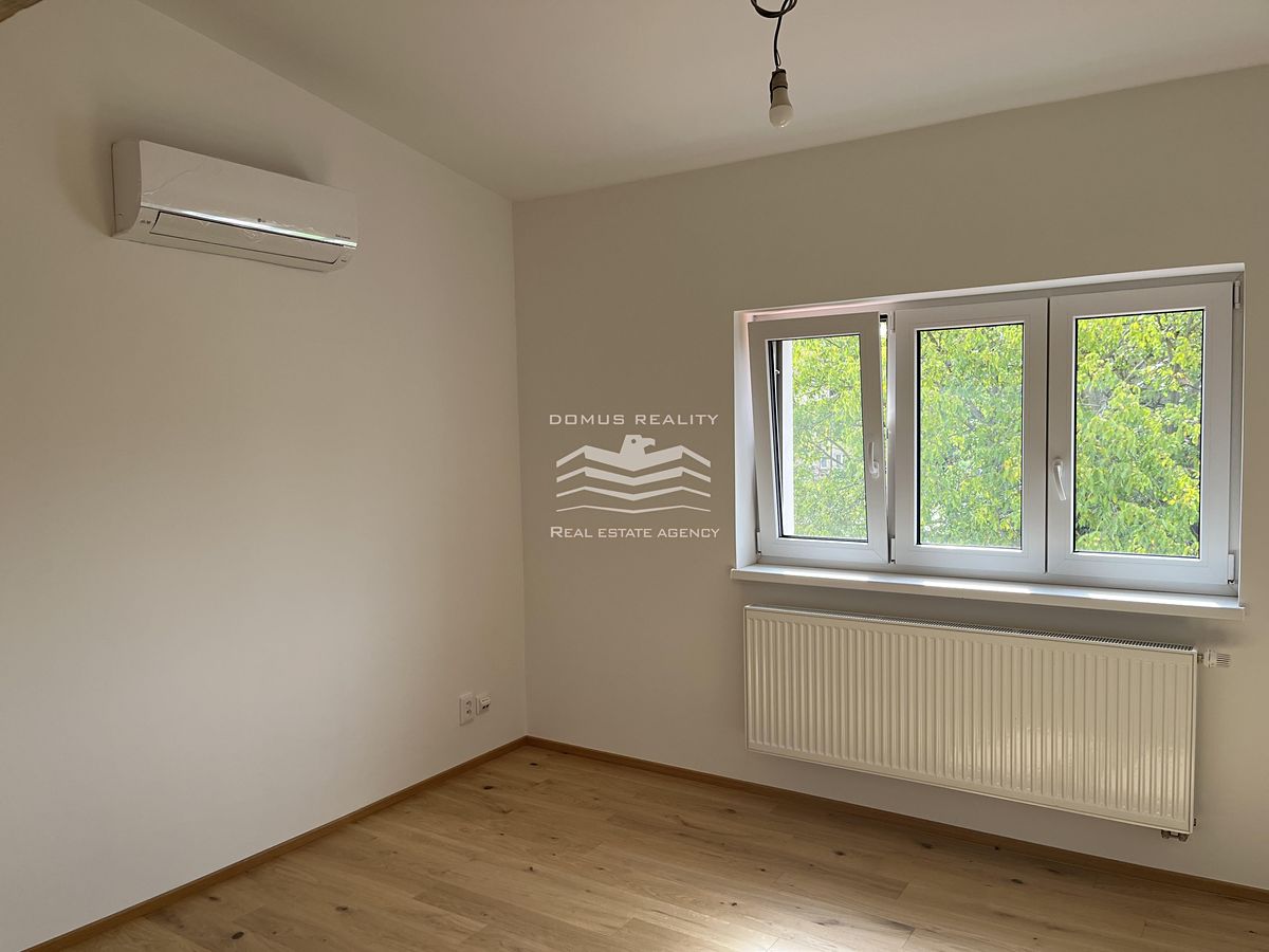 Pronájem bytu 4+kk 100 m² – fotografie 4