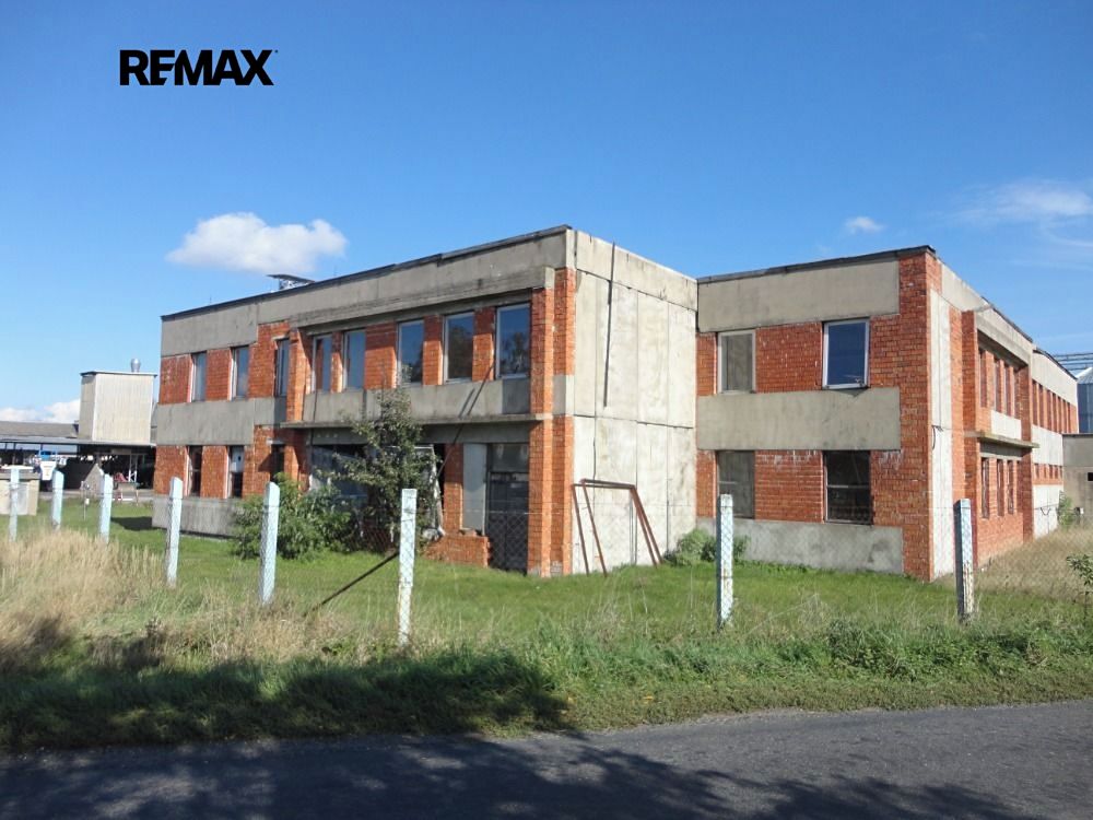 Prodej obchodního prostoru 1600 m²