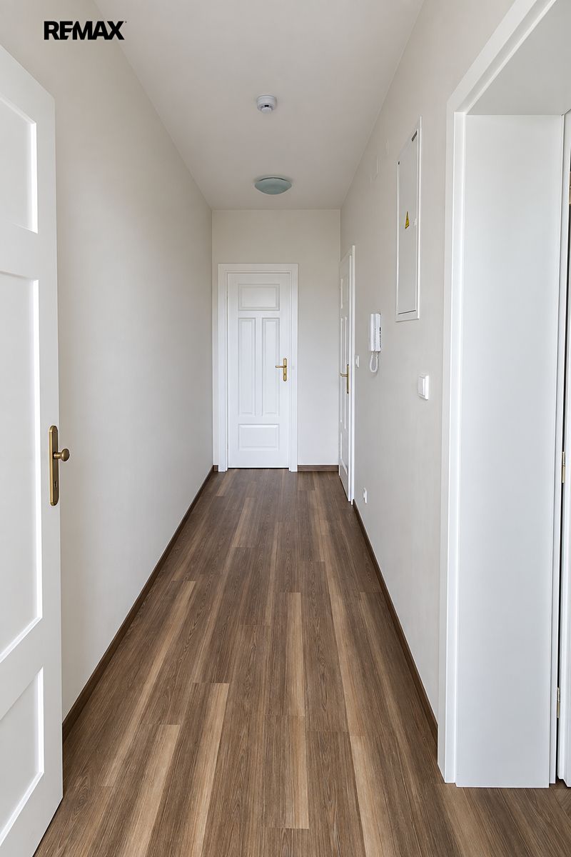 Pronájem bytu 1+kk 38 m² – fotografie 4