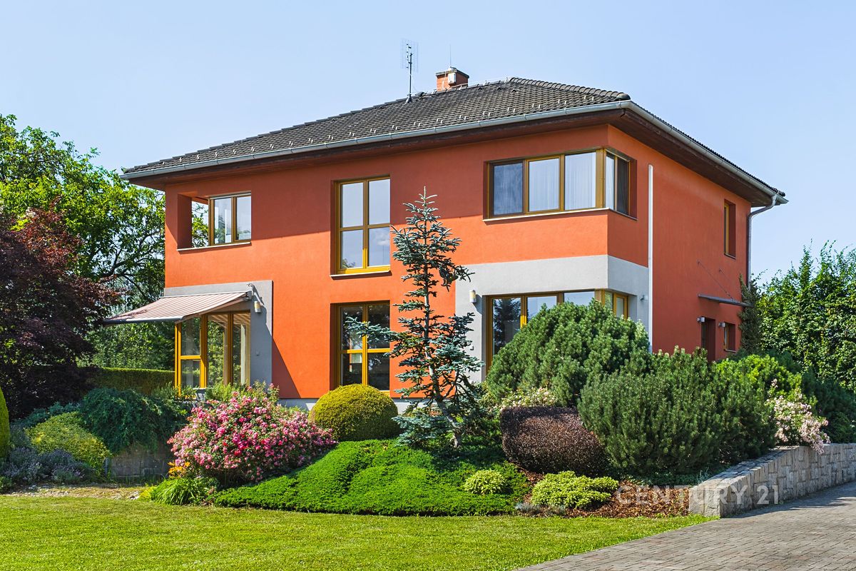 Prodej rodinného domu 210 m², pozemek 1586 m²
