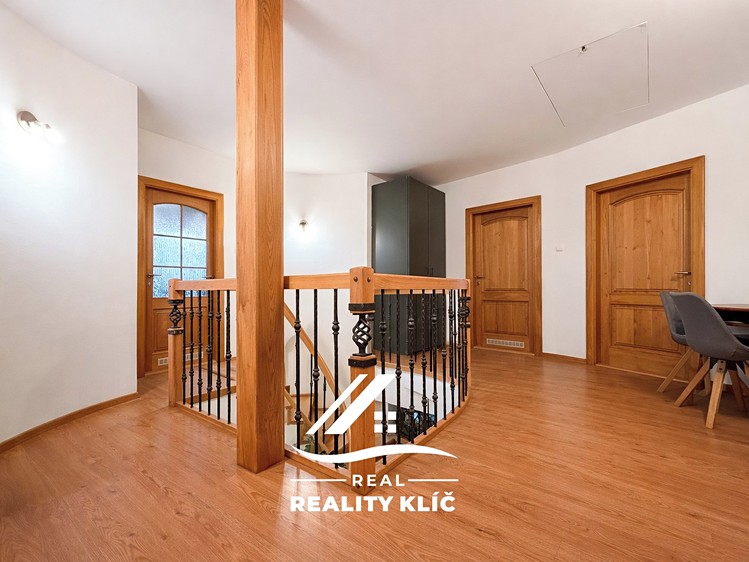Будинок на продаж, 240 м² (15 з 34)