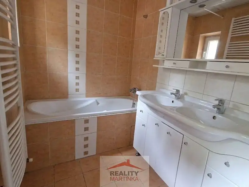 Prodej rodinného domu 145 m², pozemek 666 m², Valašské Meziříčí – náhled fotky 3