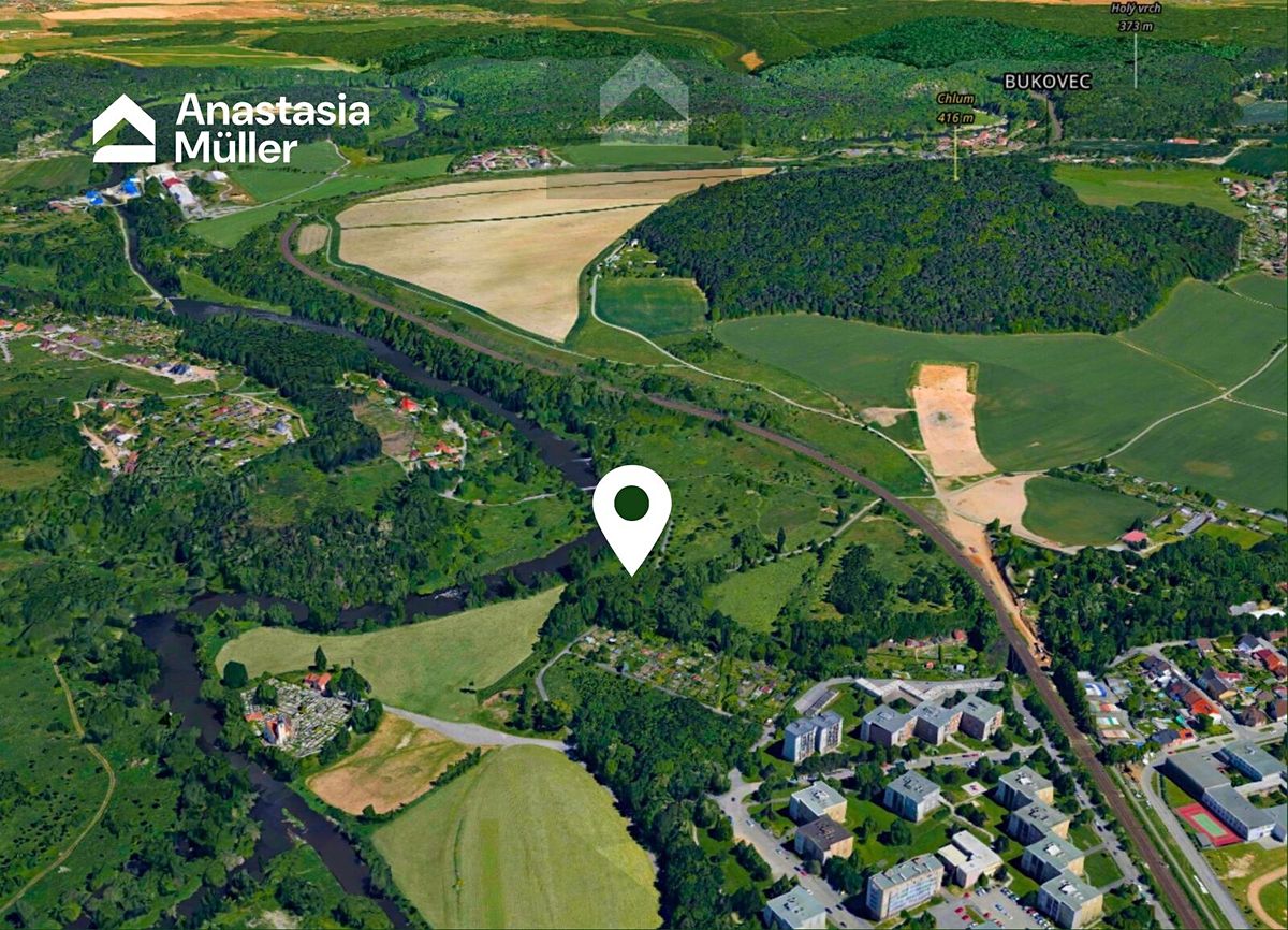 Pronájem pozemku 3877 m² – fotografie 2