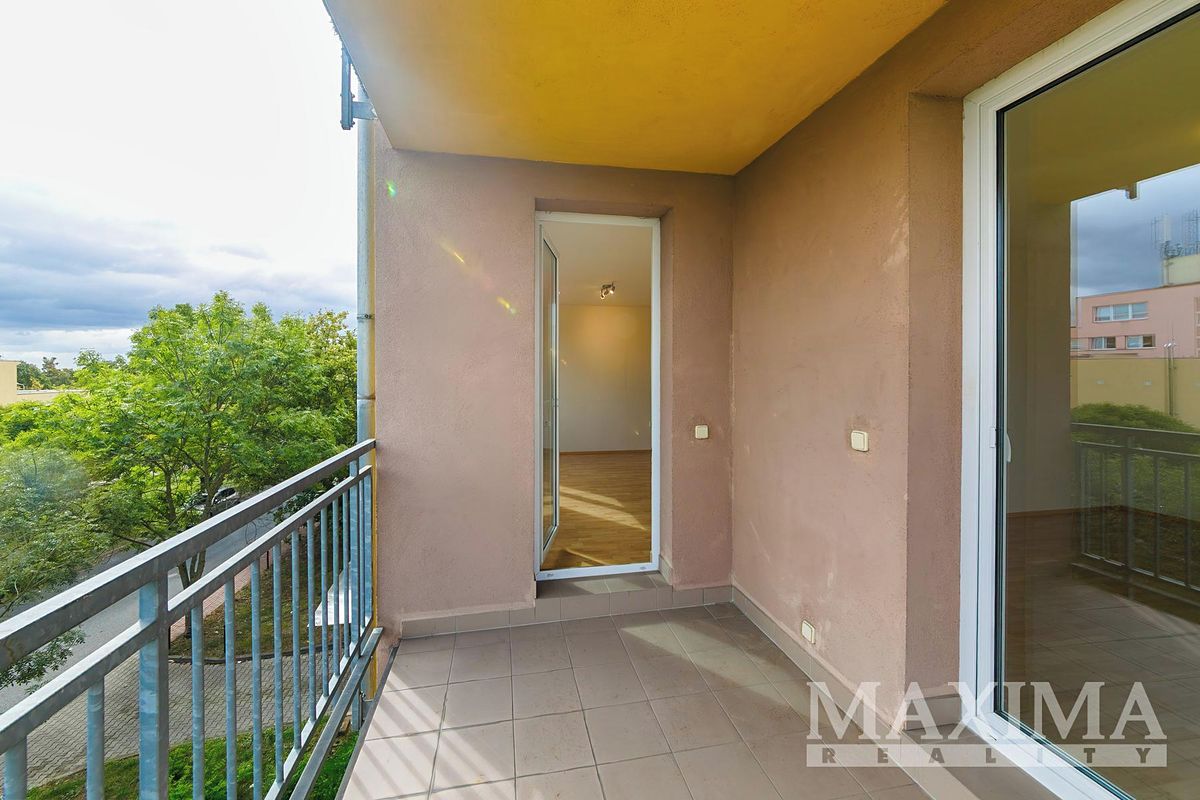 Pronájem bytu 2+1 72 m² – fotografie 3