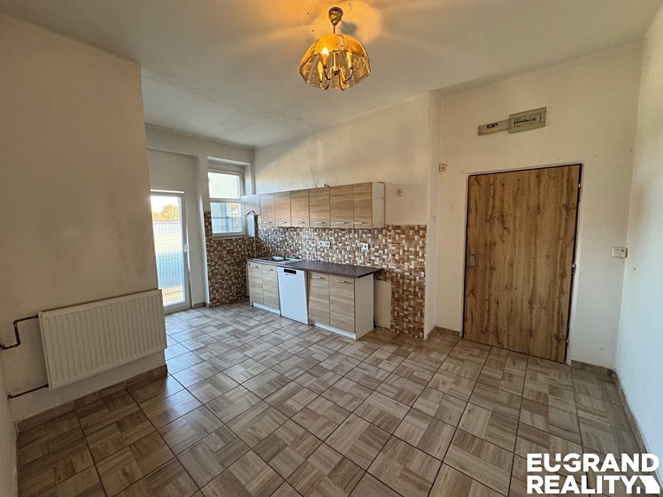 Prodej komerčního prostoru, 1 165 m² (8 z 30)
