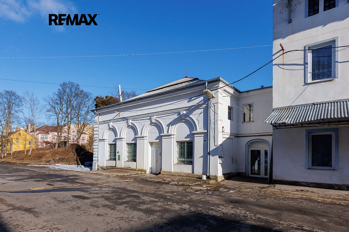 Prodej rodinného domu 251 m², pozemek 294 m², Karlovy Vary – fotka 1 z 3