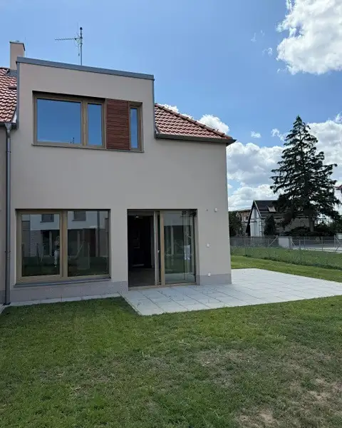 Pronájem rodinného domu 137 m², pozemek 338 m², Drahelčice – náhled fotky 1