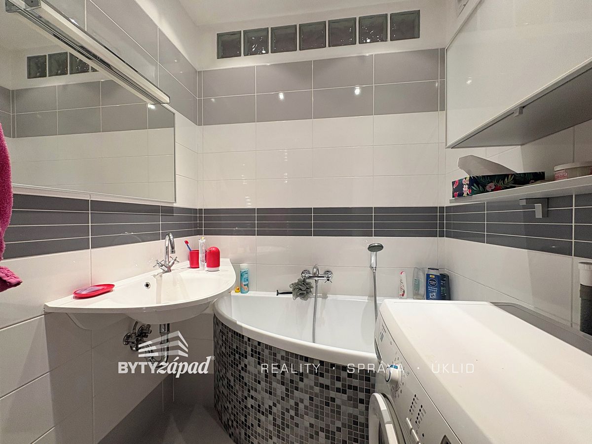 Pronájem bytu 2+1 49 m² – fotografie 5
