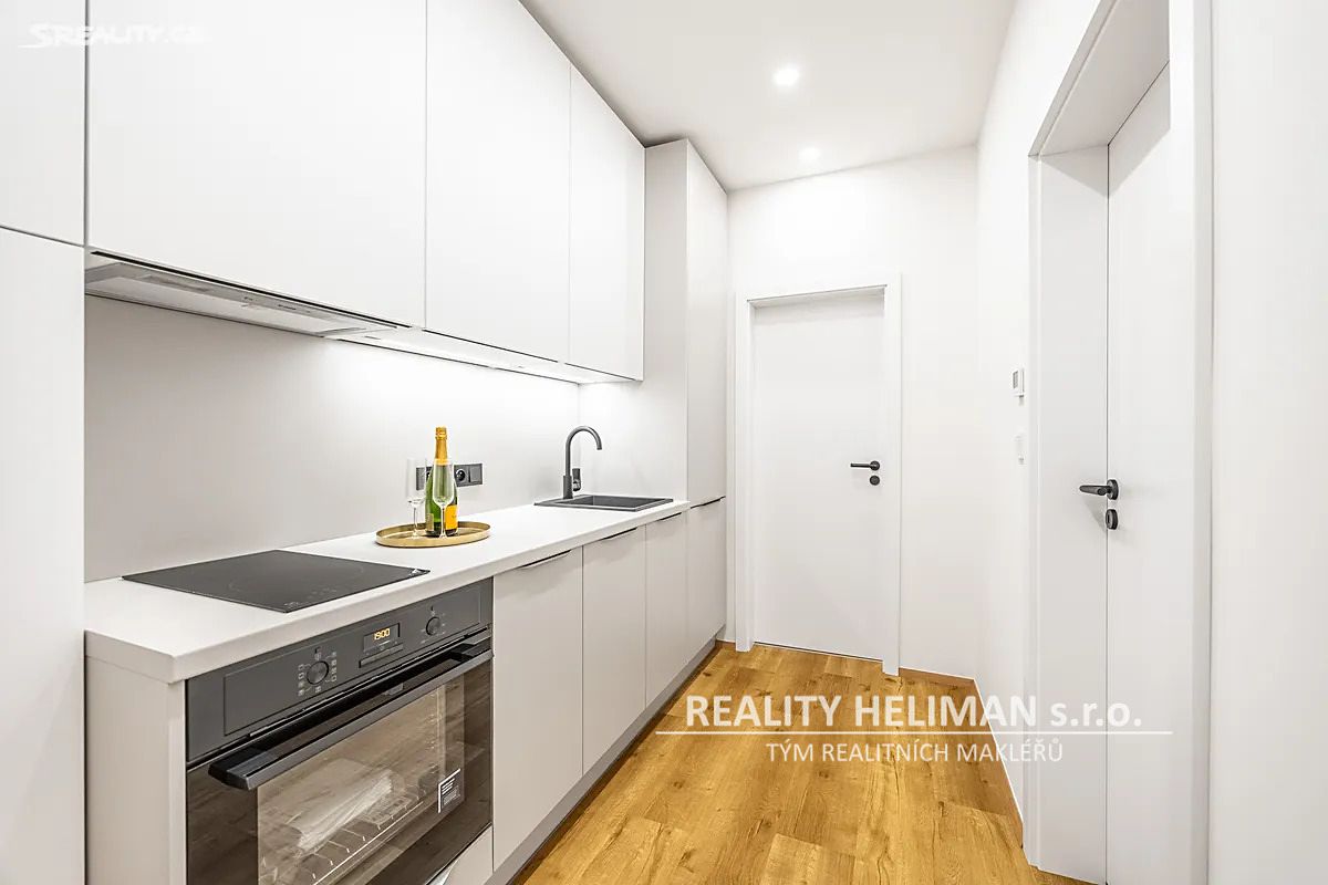 Pronájem bytu 1+kk 34 m²