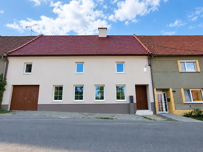 Prodej rodinného domu 192 m², pozemek 537 m², Krumsín – náhled fotky 1