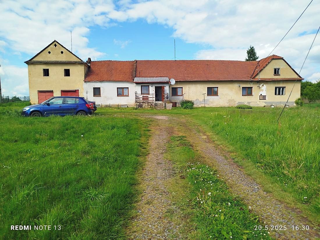 Prodej zemědělské usedlosti 136 m², pozemek 10100 m²