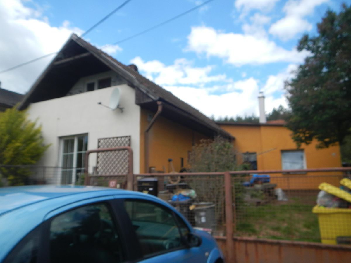 Dražba rodinného domu 190 m², pozemek 659 m², Mrzky – fotka 1 z 3