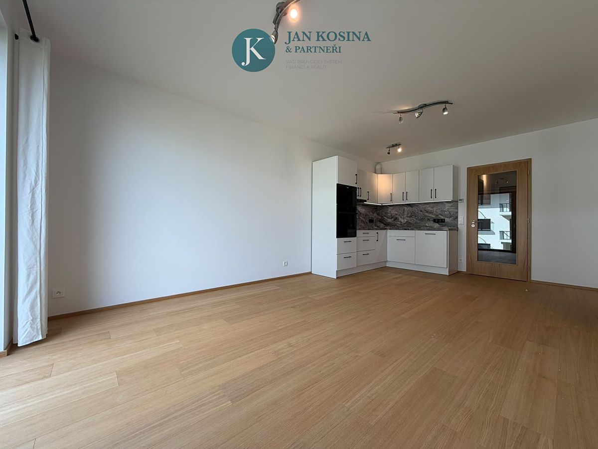 Pronájem bytu 2+kk 51 m² – fotografie 3