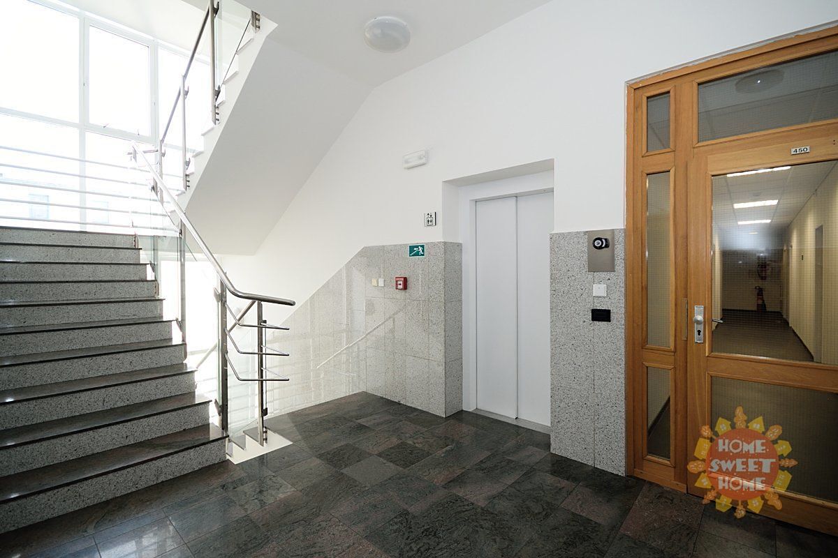Pronájem kanceláře 28 m² – fotografie 3