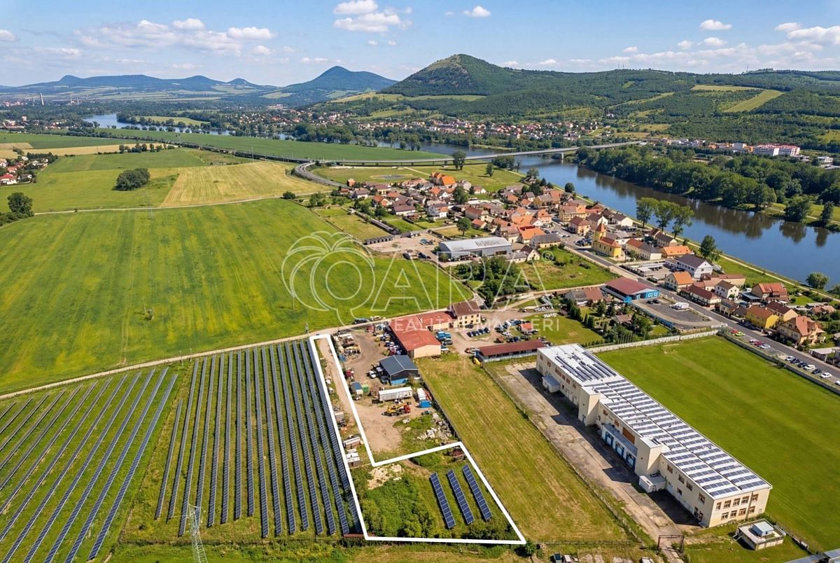 Prodej komerčního pozemku 2769 m²