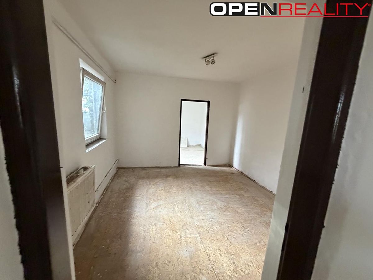 Prodej rodinného domu 174 m², pozemek 285 m² – fotografie 2