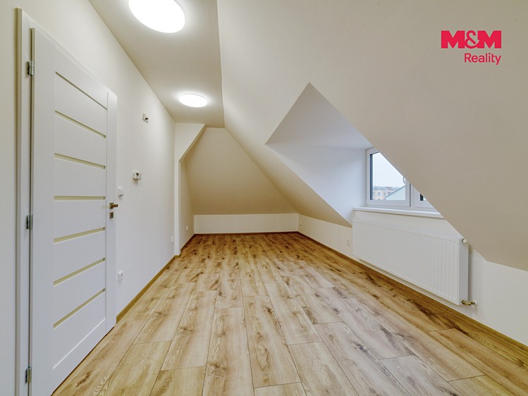 Pronájem bytu 3+kk, 74 m² (5 z 22)