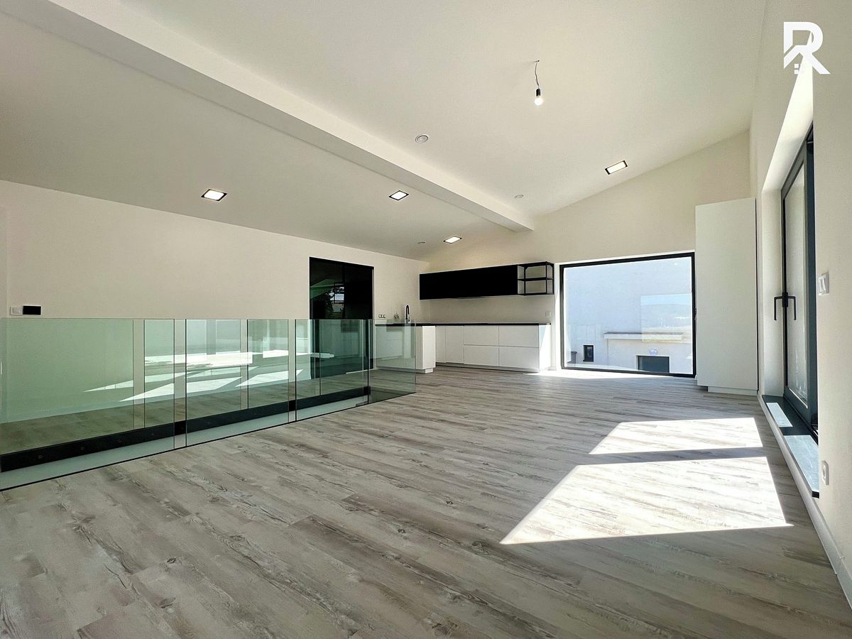 Pronájem bytu 3+kk 126 m²