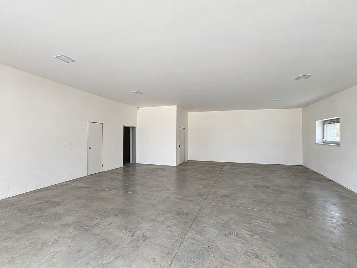 Pronájem kanceláře 138 m² – fotografie 3