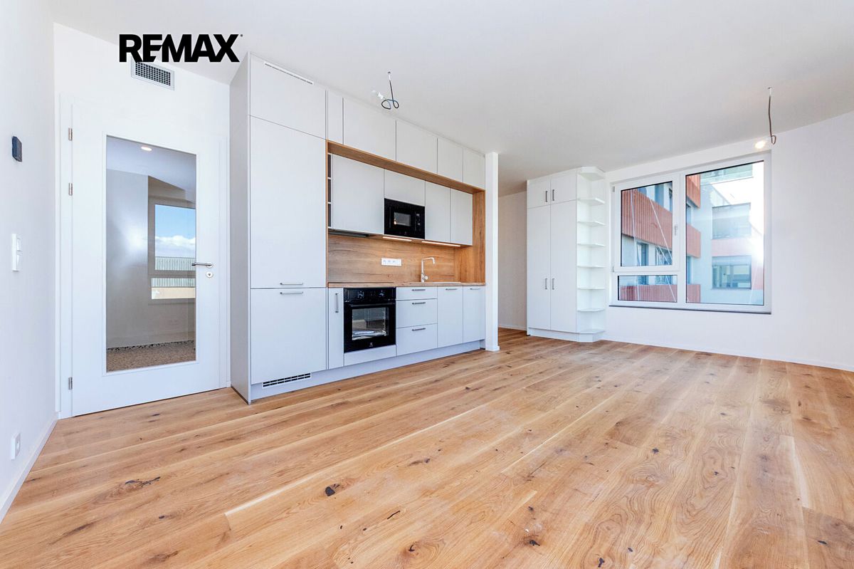 Pronájem bytu 1+kk 37 m²