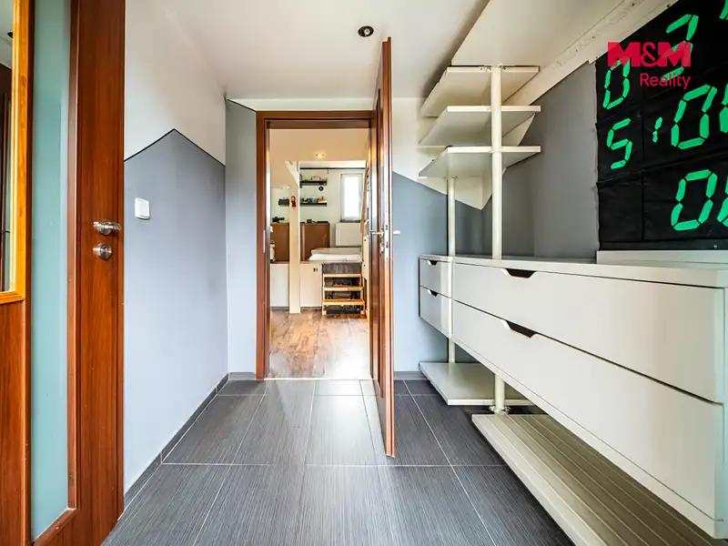 Prodej rodinného domu 203 m², pozemek 654 m², Hostivice – náhled fotky 3