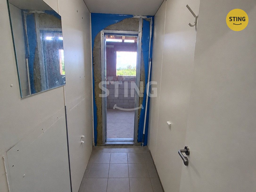 Prodej rodinného domu 70 m², pozemek 484 m² – fotografie 2