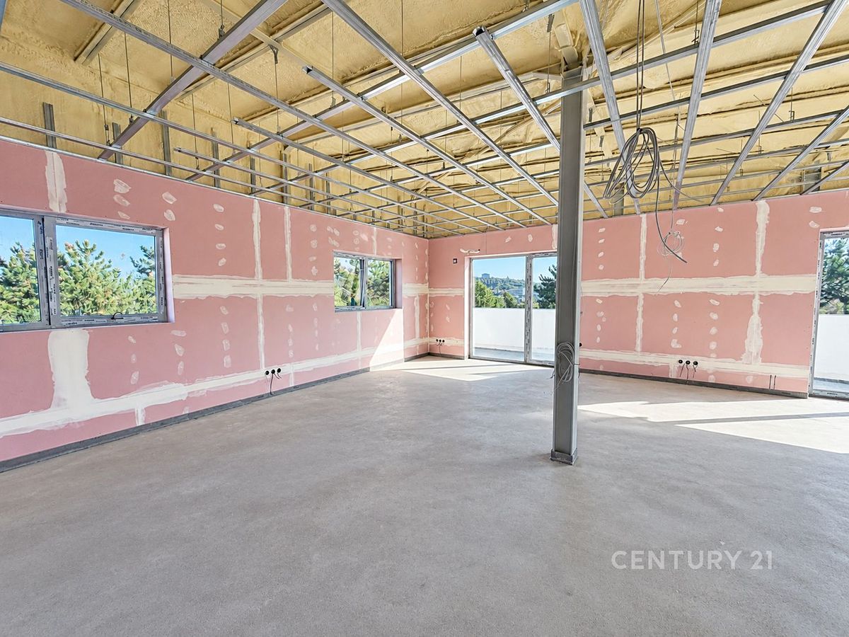 Pronájem kanceláře 150 m² – fotografie 2