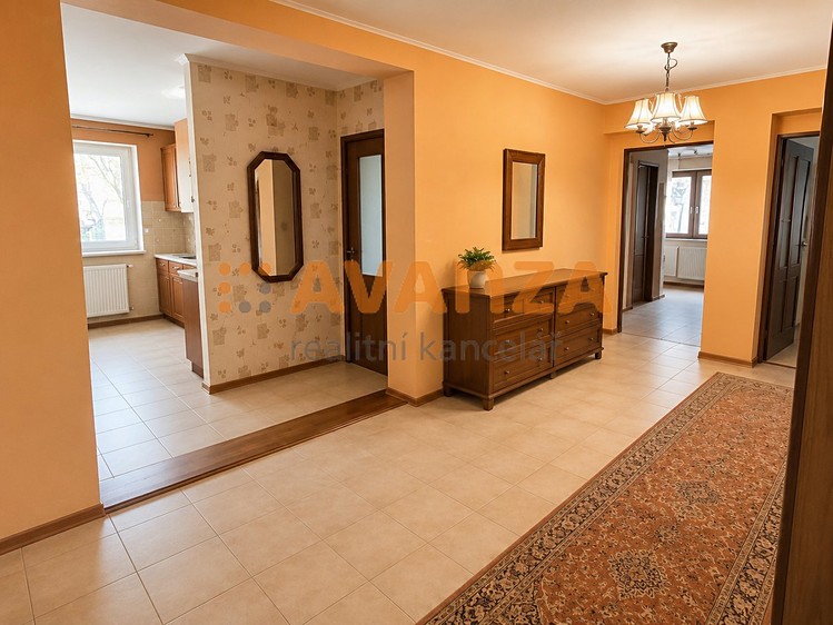 Комерційне приміщення на продаж, 1 200 м² (31 з 49)