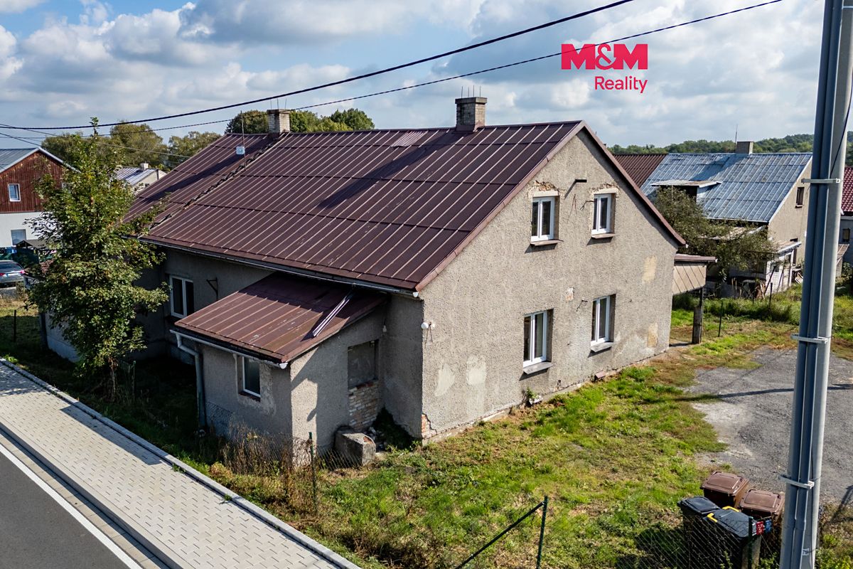 Prodej rodinného domu 384 m², pozemek 838 m²