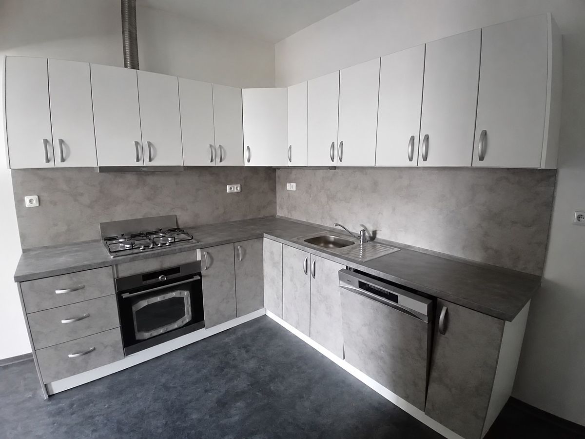 Pronájem bytu 3+1 118 m² – fotografie 2